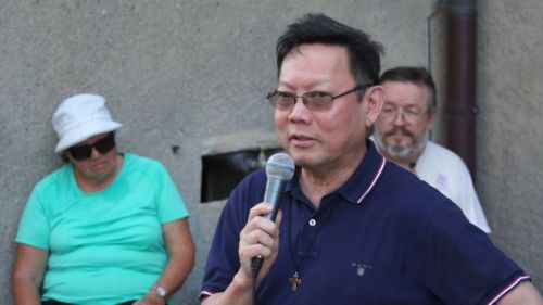 Curé de Compesières; Robert TRUONG, modérateur de l’Unité pastorale « Salève «  de l’ECR.